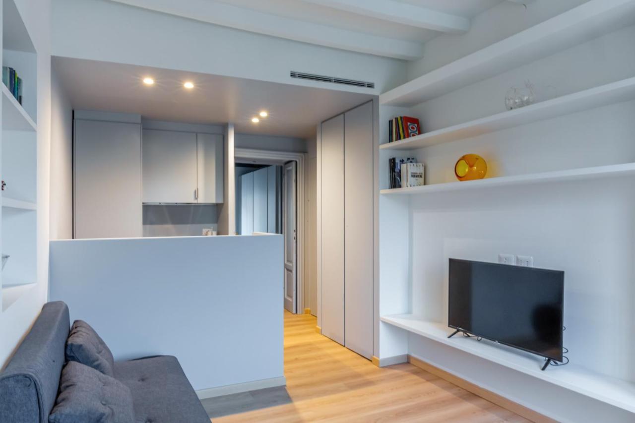 ミラノEasylife - Accogliente E Moderno Bilocale In Zona Navigliアパートメント エクステリア 写真