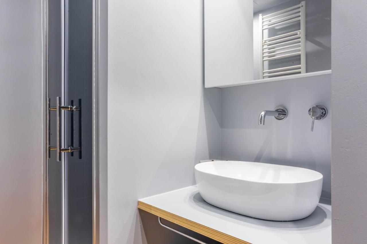ミラノEasylife - Accogliente E Moderno Bilocale In Zona Navigliアパートメント エクステリア 写真